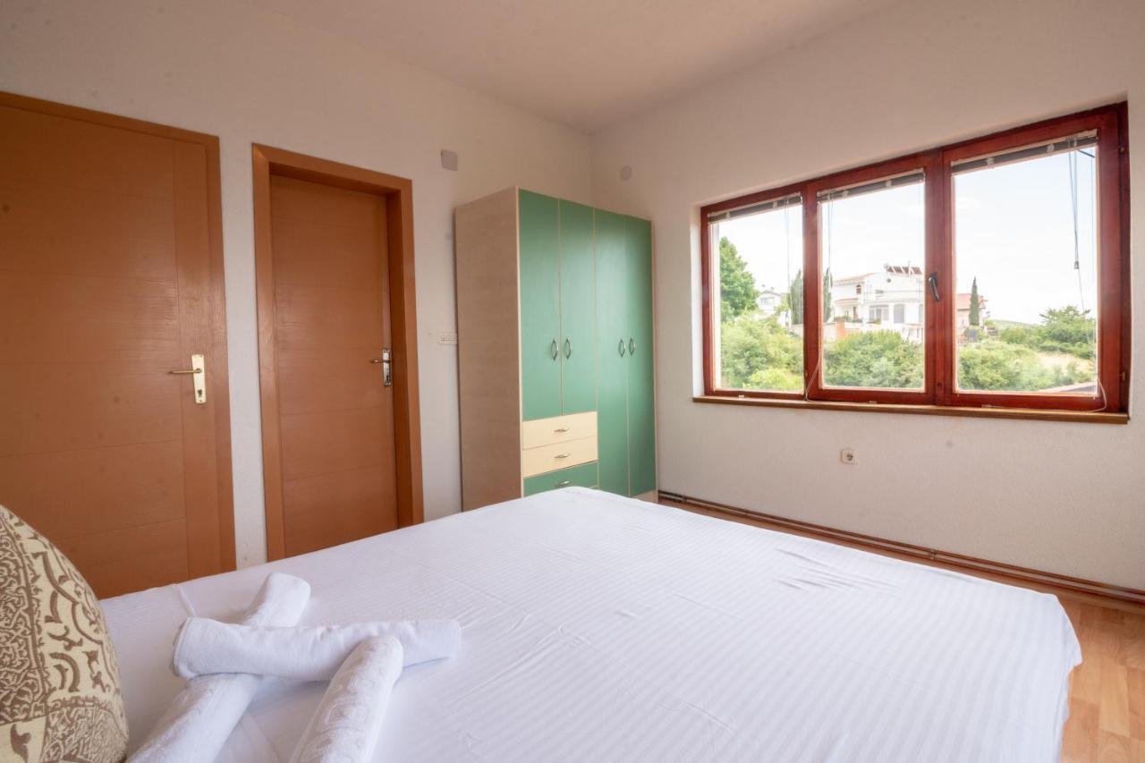 Casa Farmak Apartment โอครีด ภายนอก รูปภาพ